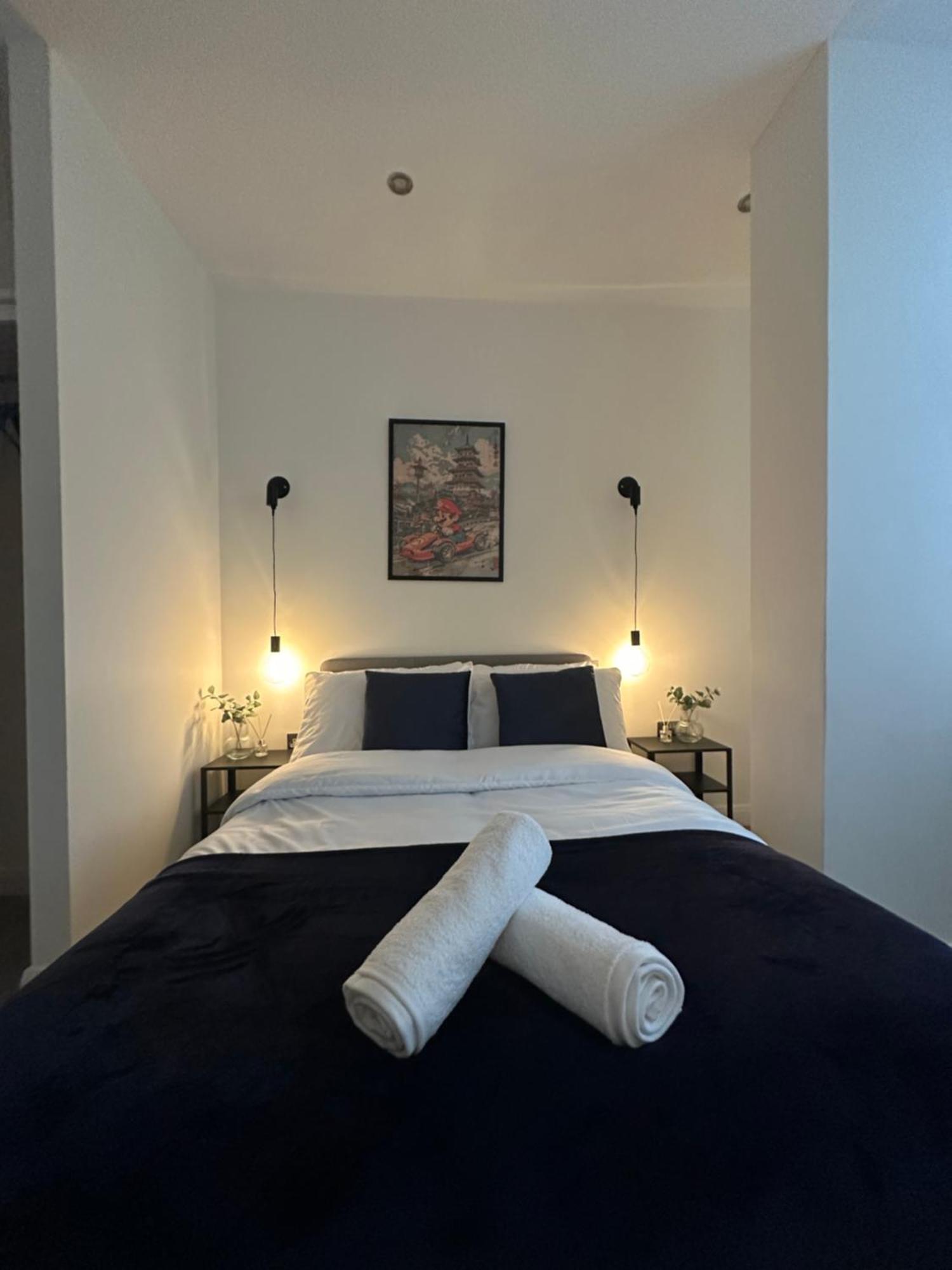 Retro Suite A Luxury Apartment With King Size Bed Wii Games And Entertainment 莱切斯特 外观 照片