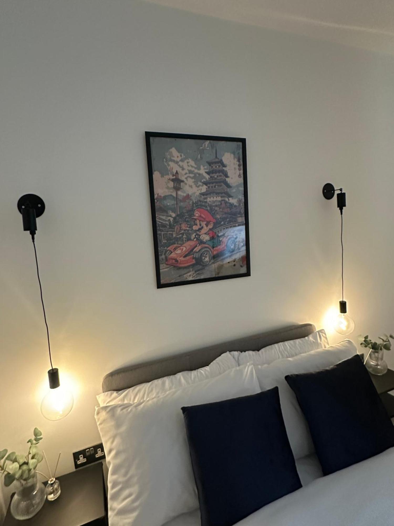 Retro Suite A Luxury Apartment With King Size Bed Wii Games And Entertainment 莱切斯特 外观 照片