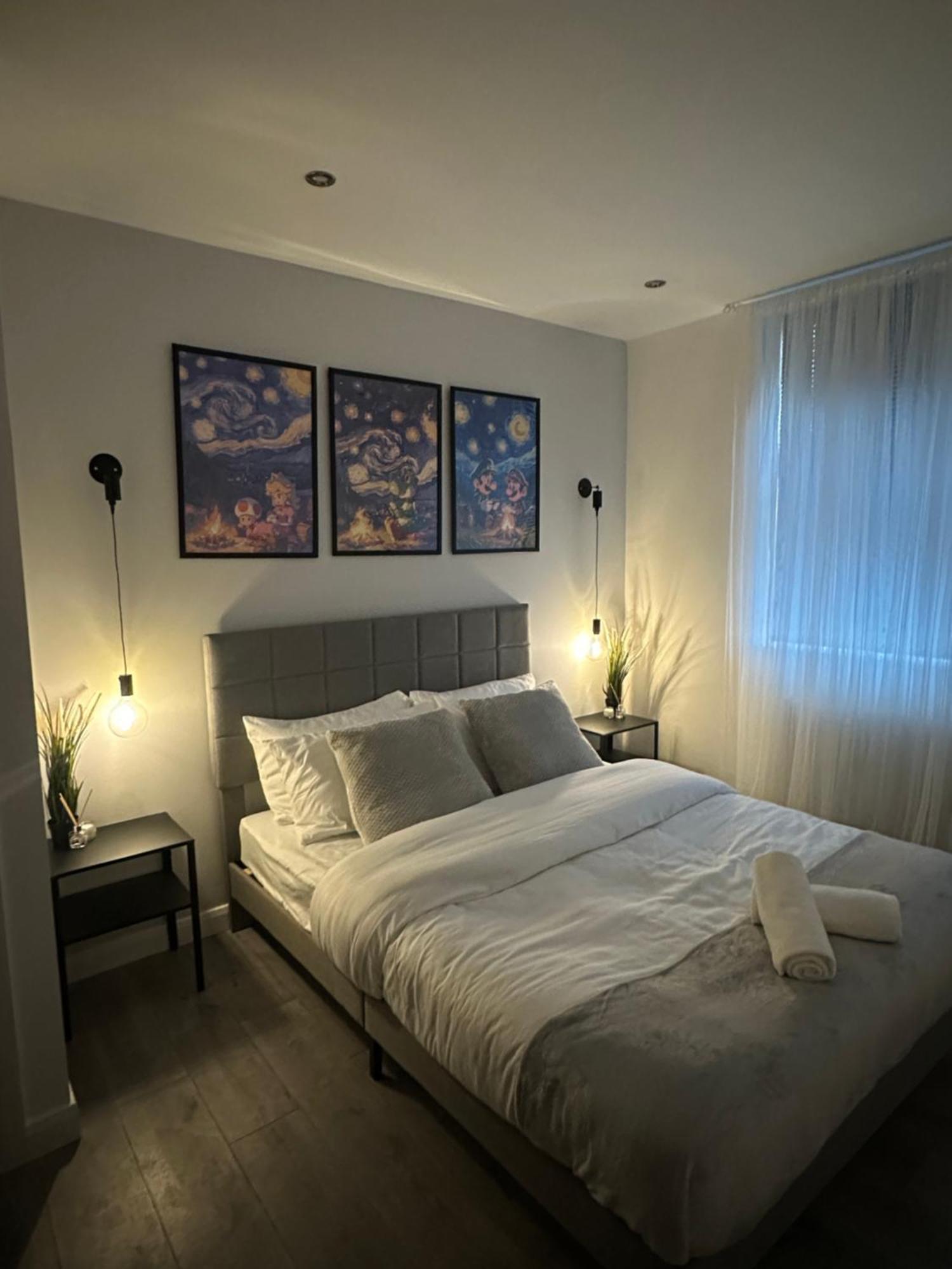 Retro Suite A Luxury Apartment With King Size Bed Wii Games And Entertainment 莱切斯特 外观 照片
