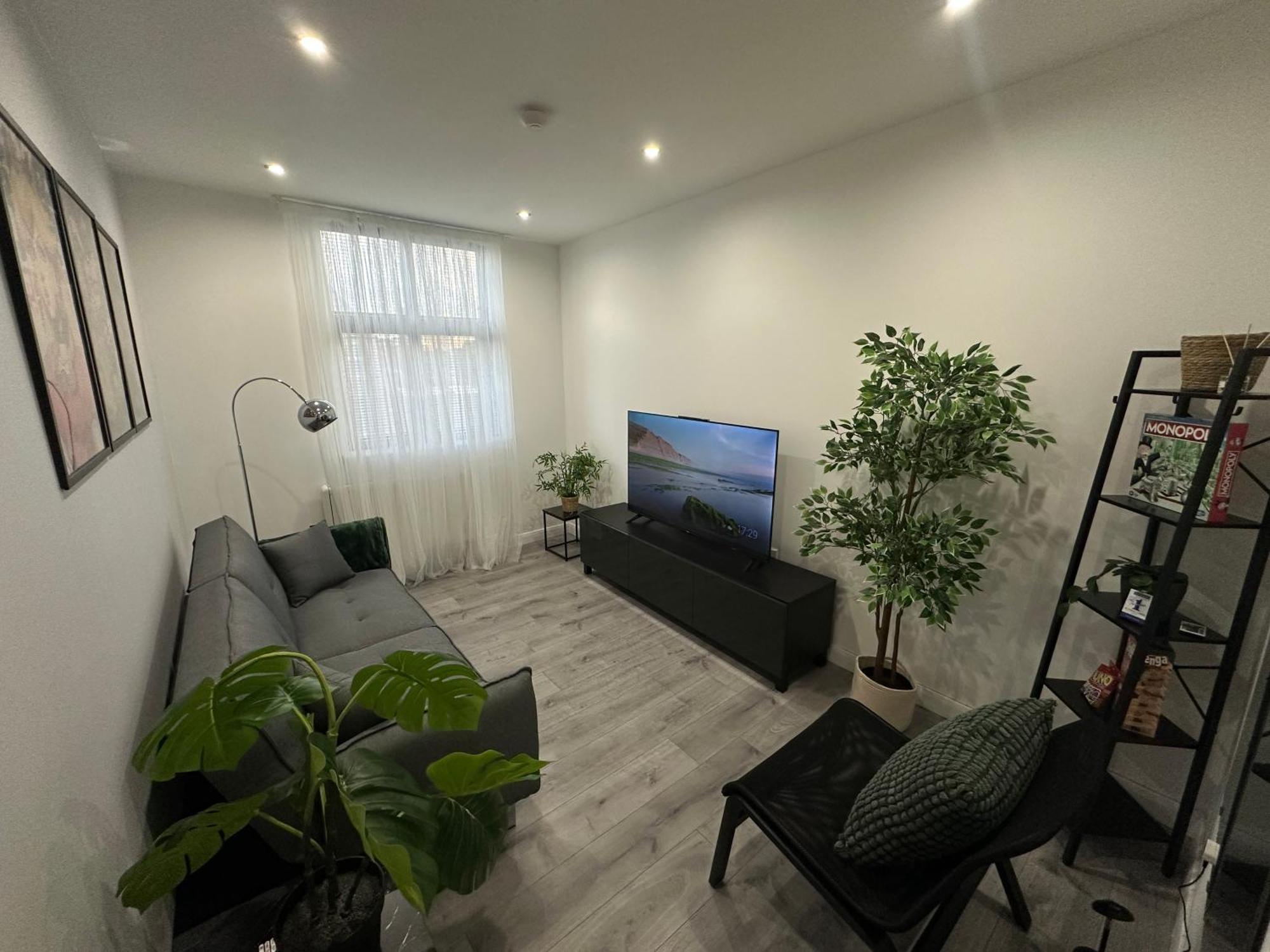 Retro Suite A Luxury Apartment With King Size Bed Wii Games And Entertainment 莱切斯特 外观 照片